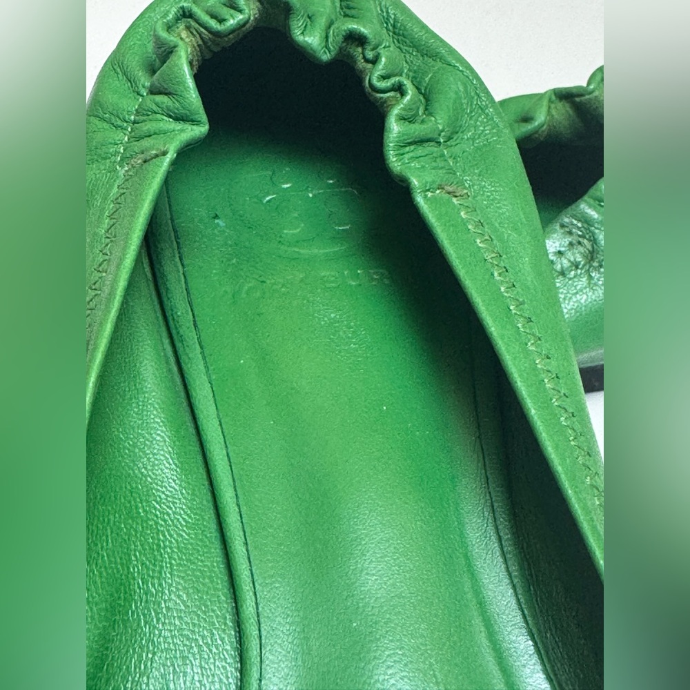 Tory Burch Bright Green Logo Ballet Flats with Gold Medallion - Picture 3 of 7